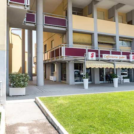 Se013 - Senigallia, Ampio Monolocale Fronte Mare Al Piramidi *